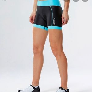 2XU 4.5 inch Cycling and Triathlon padded shorts